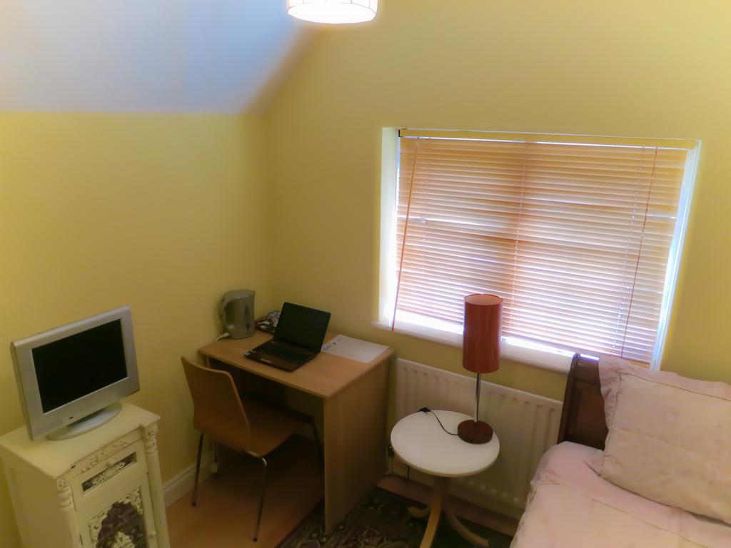 Angel View Bed & Breakfast Guildford Room photo